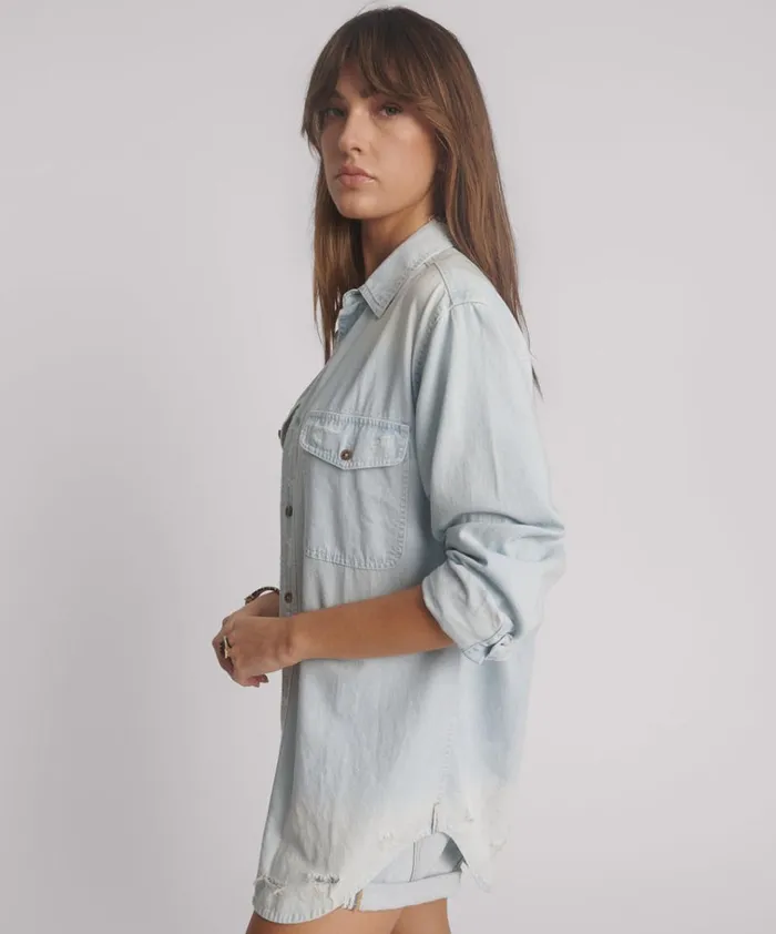 CLASSIC EVERYDAY CHAMBRAY DENIM SHIRT Women One Teaspoon Denim Tops CLASSIC EVERYDAY CHAMBRAY DENIM SHIRT Women One Teaspoon Denim Tops