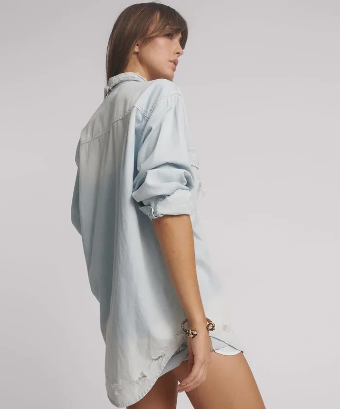 CLASSIC EVERYDAY CHAMBRAY DENIM SHIRT Women One Teaspoon Denim Tops CLASSIC EVERYDAY CHAMBRAY DENIM SHIRT Women One Teaspoon Denim Tops