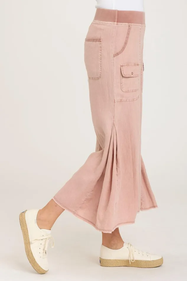Clothing Crops XCVI Contina Crop Hydrangea Pigment