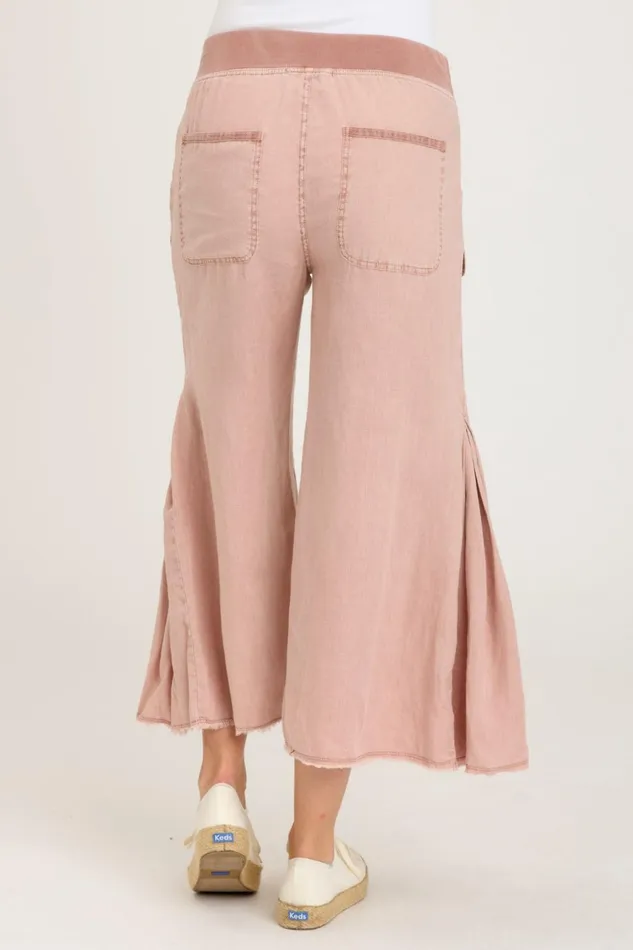 Clothing Crops XCVI Contina Crop Hydrangea Pigment