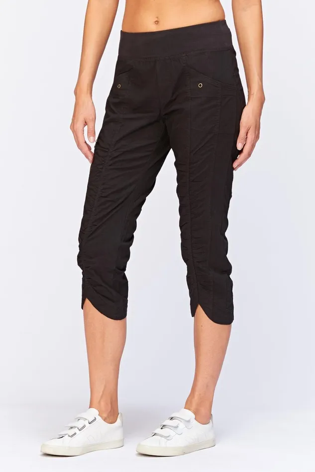 Clothing Crops XCVI Iris Crop Black
