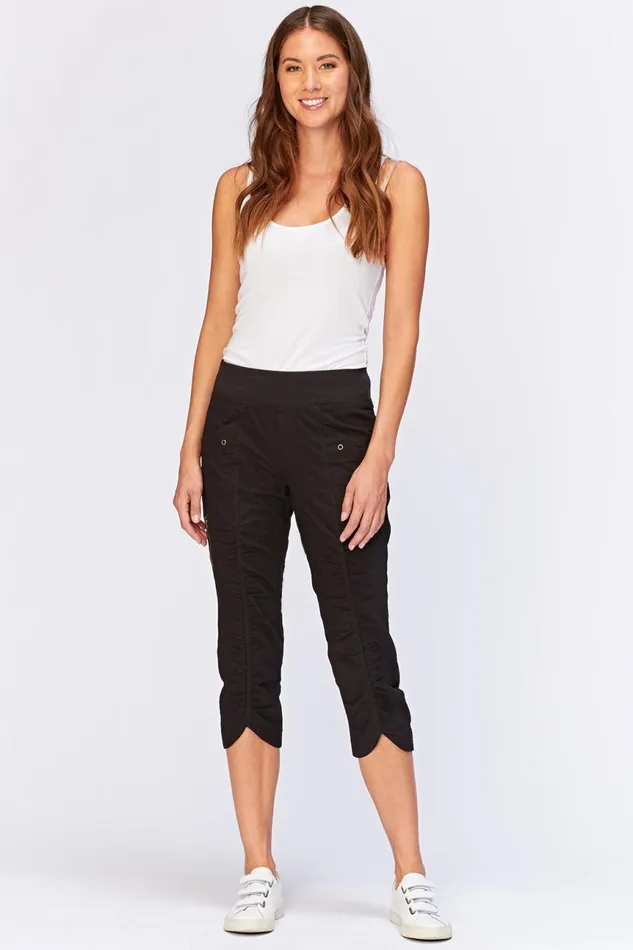 Clothing Crops XCVI Iris Crop Black