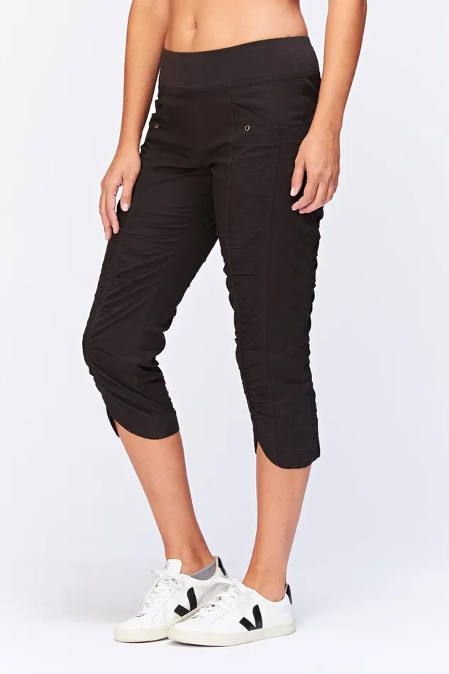 Clothing Crops XCVI Iris Crop Black