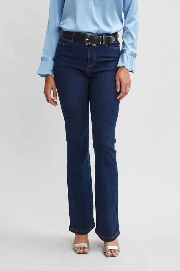 Elie Tahari Fit and Flare Jeans Dark Wash Women Bottoms