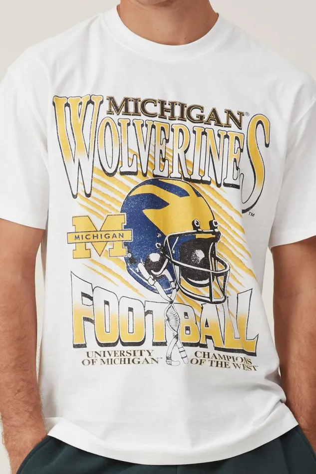 License Loose Fit College TShirt Lcn Img Vintage Whitemichigan 8211 Helmet Men Cotton On Tees and Tanks License Loose Fit College TShirt Lcn Img Vintage Whitemichigan 8211 Helmet Men Cotton On Tees and Tanks