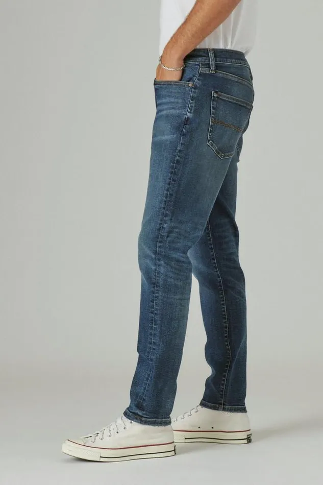 Lucky Brand 411 Athletic Taper Advanced Stretch Jean Kerrwood Men Jeans
