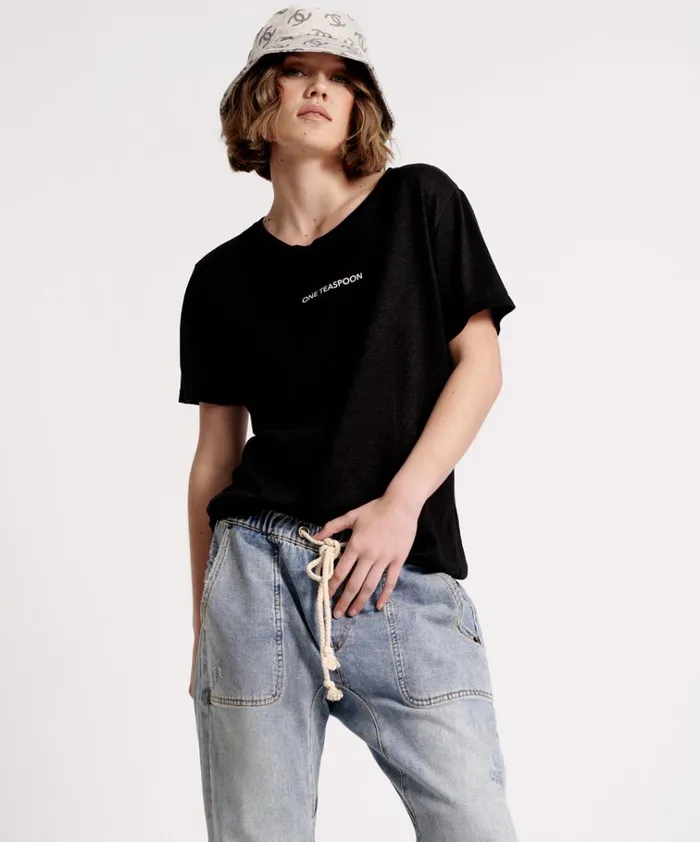 ONE TEASPOON LINEN WIDE NECK TEE BLACK Women One Teaspoon Graphic Tees