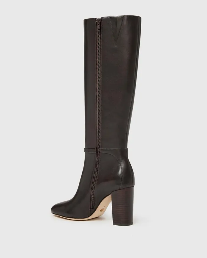 PAIGE Boots Women Kyle Boot 8211 Chocolate Leather