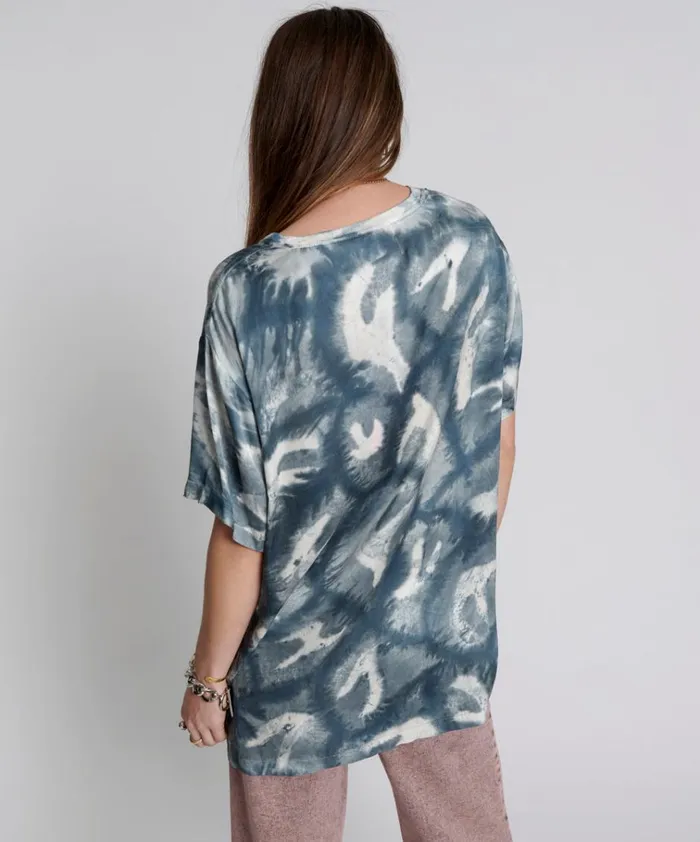 REFLECTION HAND PRINTED SATIN TEE Women One Teaspoon Tees and Tanks
