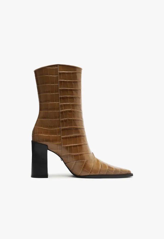 Schutz Shoes Booties Raffaela Bootie Green 8211 Women