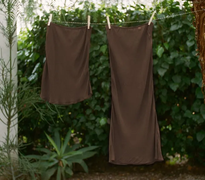 Slips Women DEN Knee Length Skirt Slip Umber