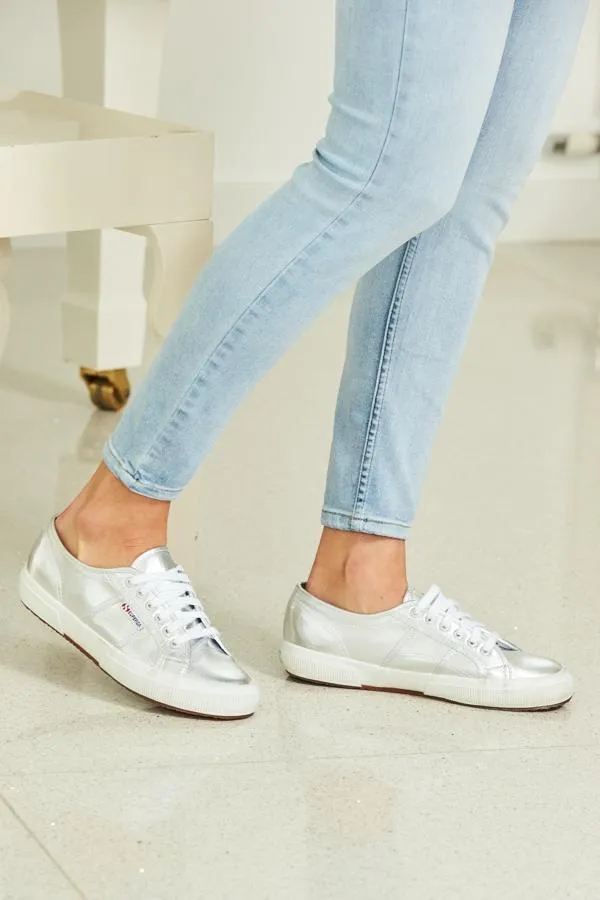 Sosandar Trainers 8211 Superga and Victoria Women Superga 2750 Silver Metallic Trainers Silver