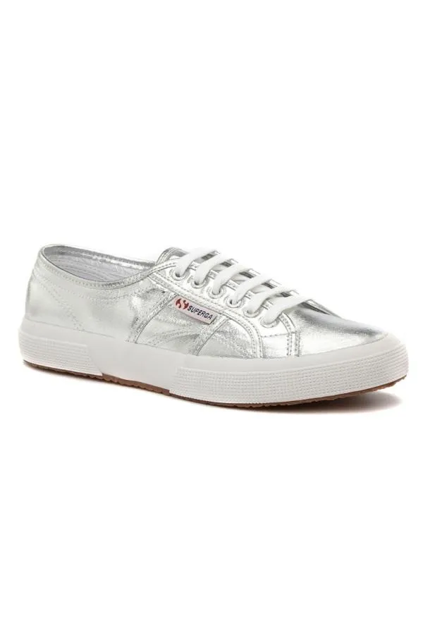 Sosandar Trainers 8211 Superga and Victoria Women Superga 2750 Silver Metallic Trainers Silver