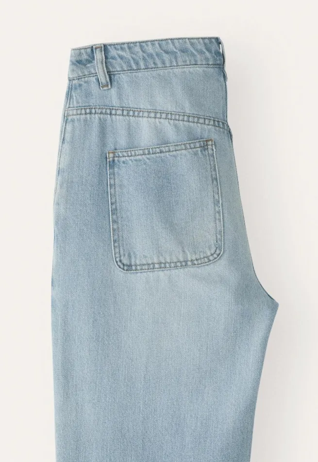 Women Taperedleg Jeans Pale Wash Poetry Fashion Trousers and Shorts